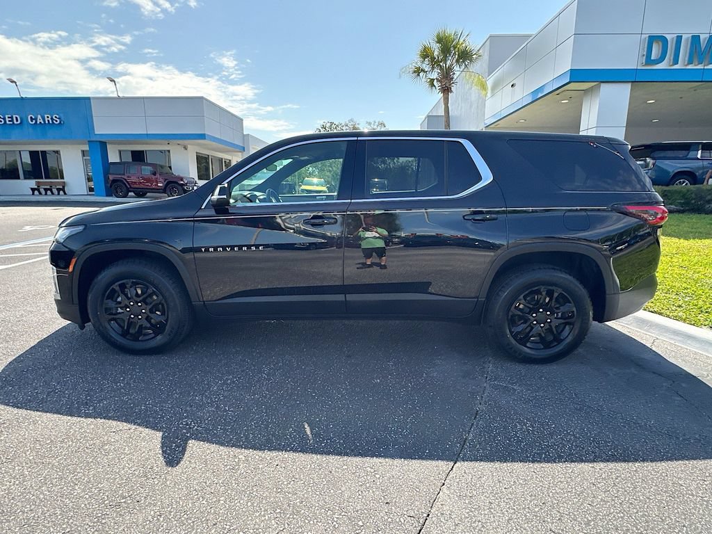Used 2023 Chevrolet Traverse LS w/ Safety Package FWD image 8