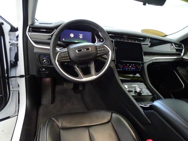 Certified 2023 Jeep Grand Cherokee 4WD 4xe w/ Luxury Tech Group II image 5