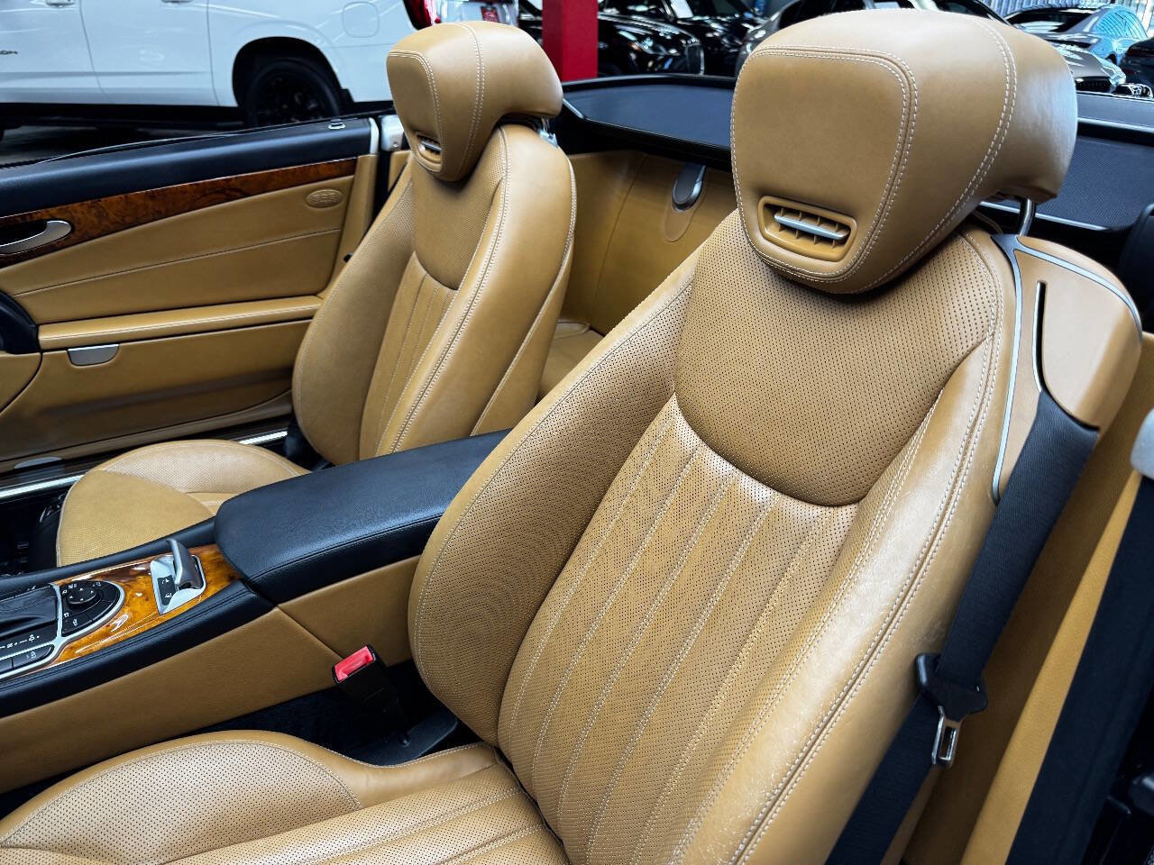 Used 2011 Mercedes-Benz SL 550 image 45