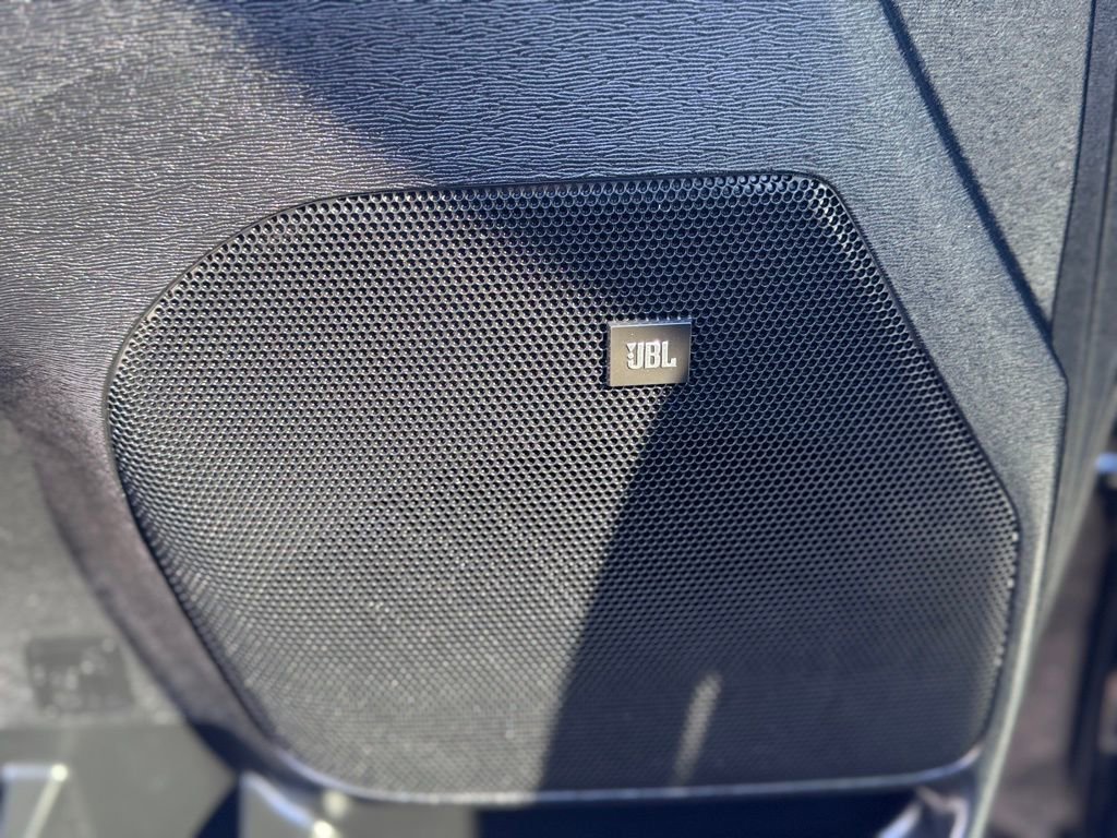 Certified 2019 Toyota Sienna SE w/ SE Preferred Package image 23