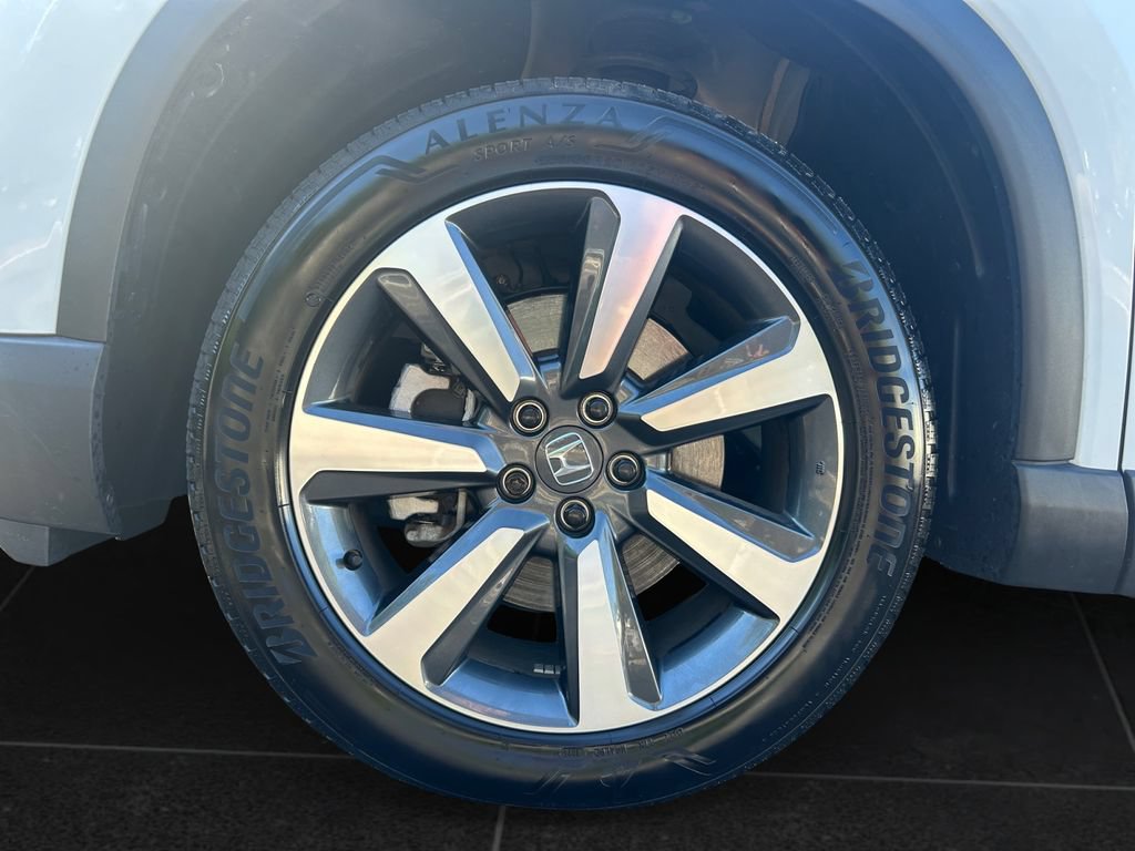Used 2025 Honda Pilot Touring image 9