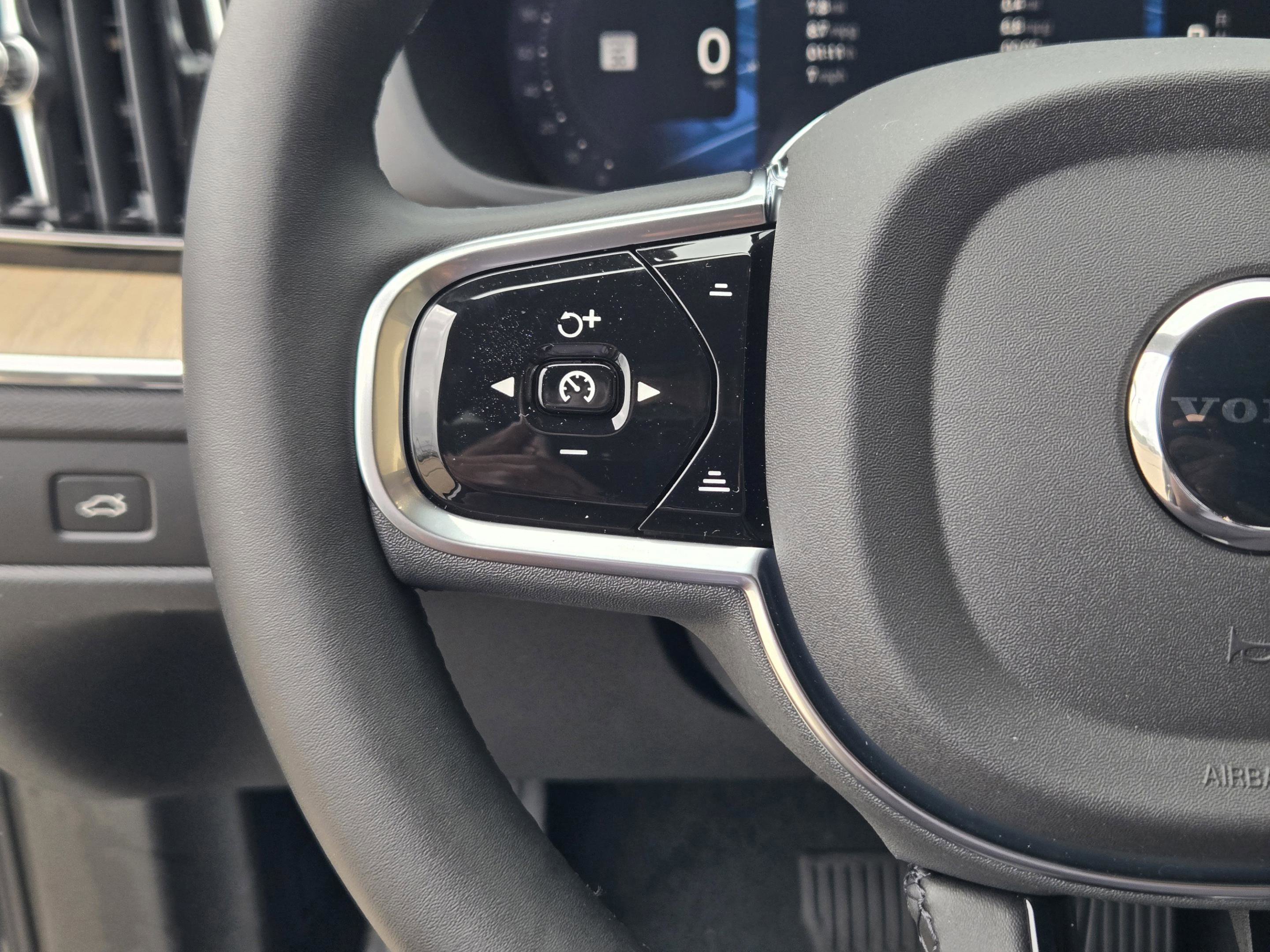 New 2026 Volvo XC60 B5 Core AWD/4WD image 21