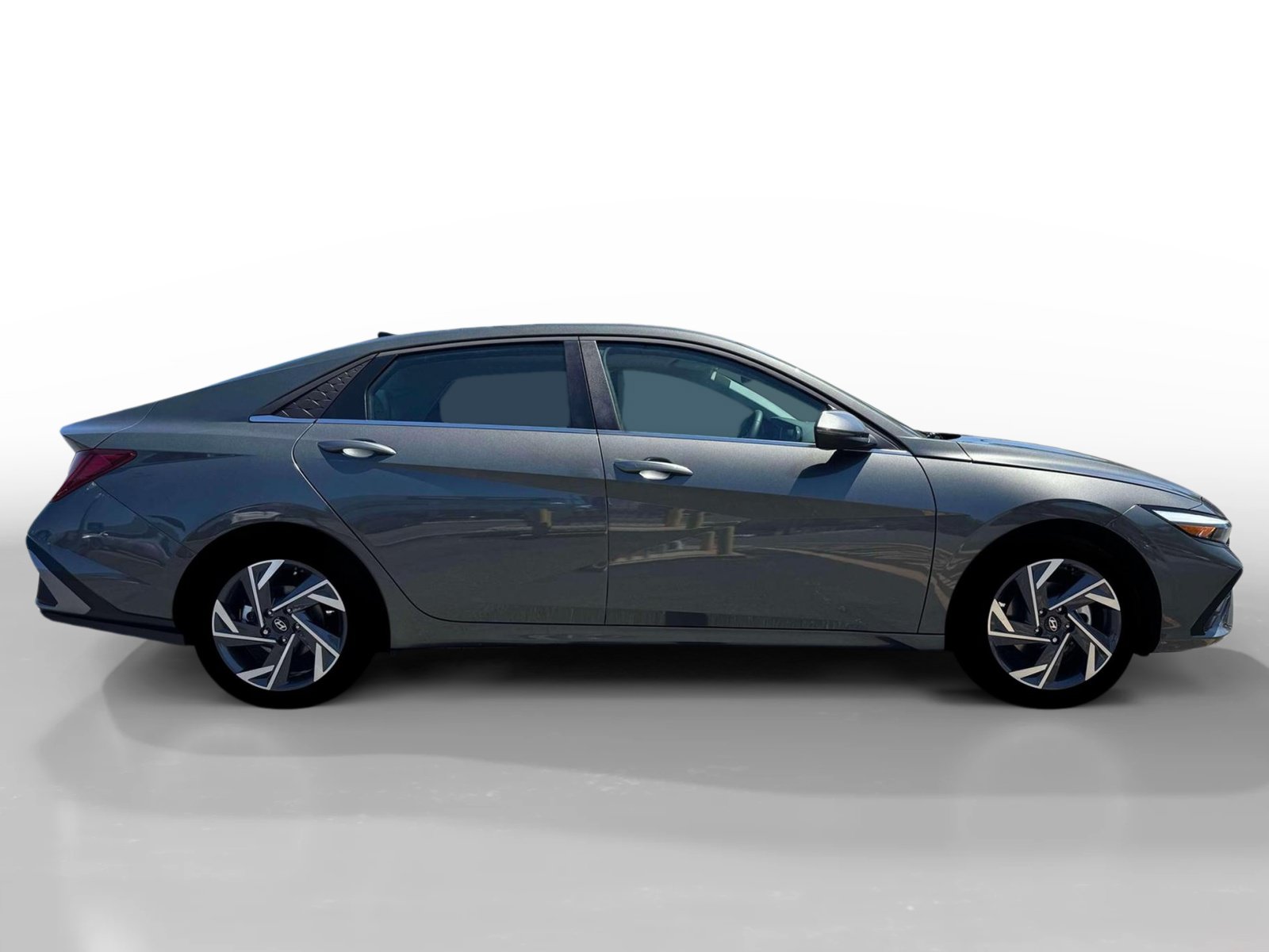 New 2026 Hyundai Elantra Limited FWD image 9
