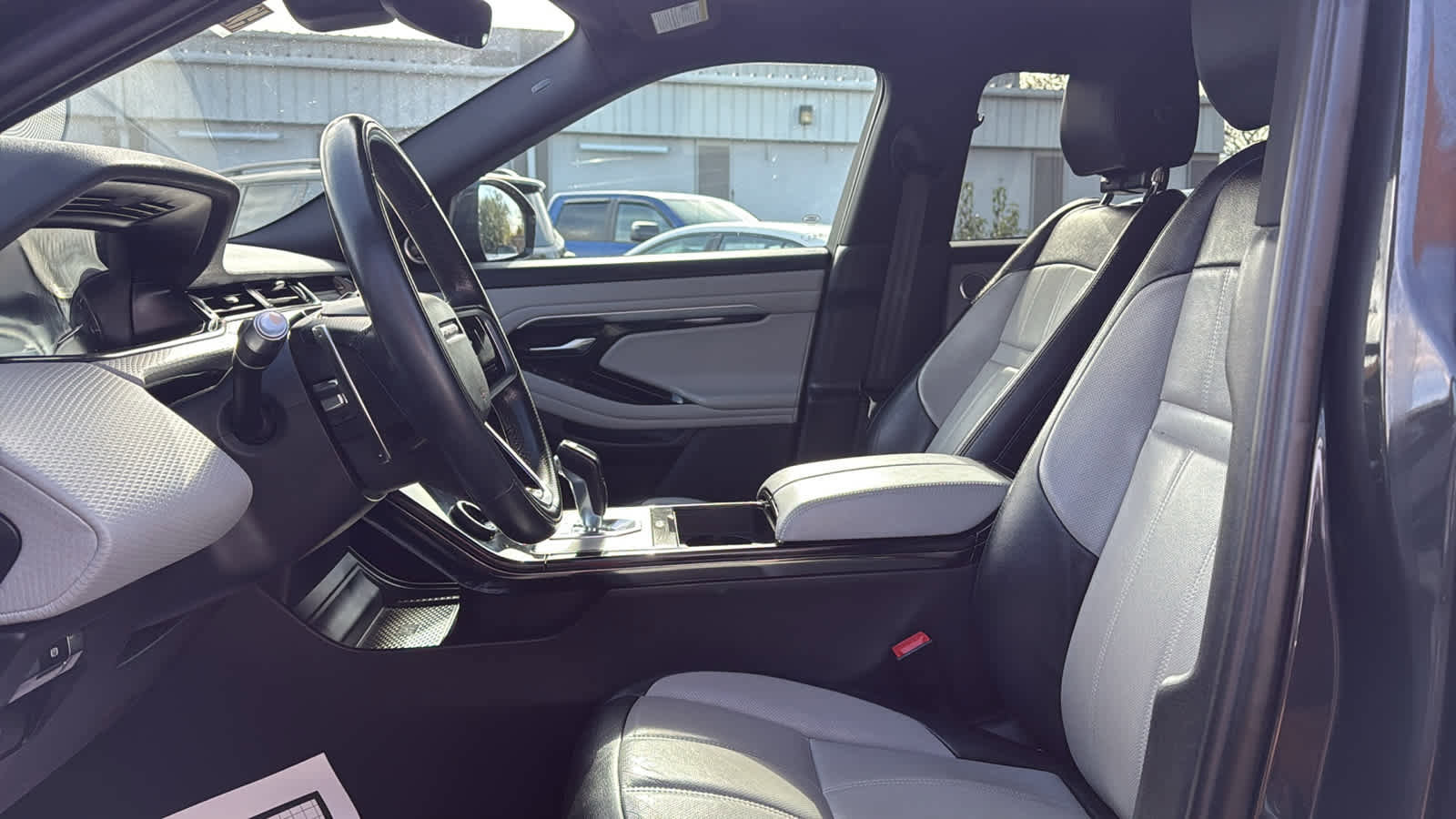 Used 2022 Land Rover Range Rover Evoque R-Dynamic S image 12