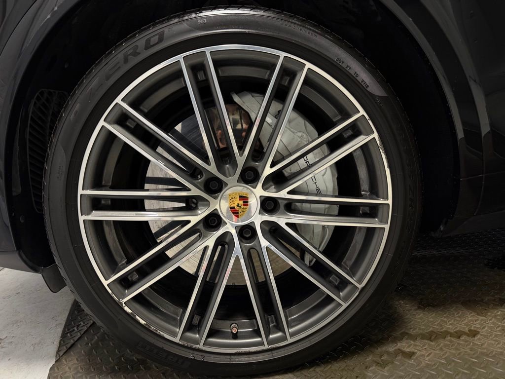 Certified 2023 Porsche Cayenne Turbo image 38