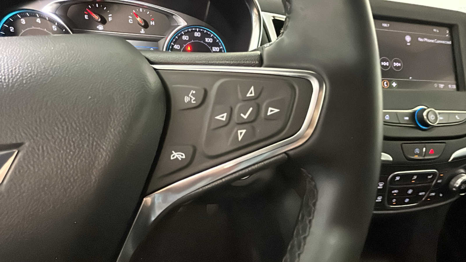 Used 2024 Chevrolet Equinox LT w/ LPO, Floor Liner Package AWD/4WD image 20