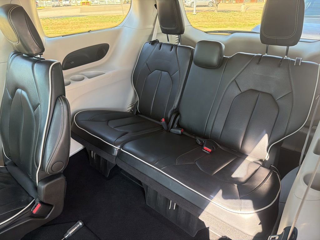 Used 2024 Chrysler Pacifica Limited image 19