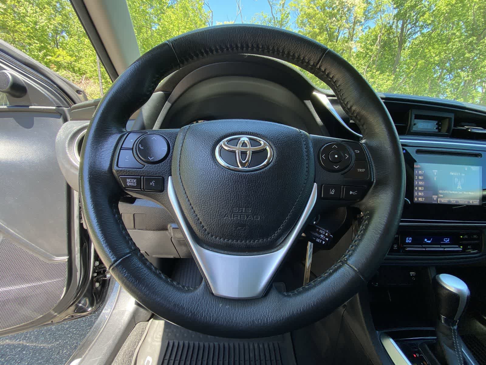 Used 2017 Toyota Corolla SE w/ Body Protection Package FWD image 28