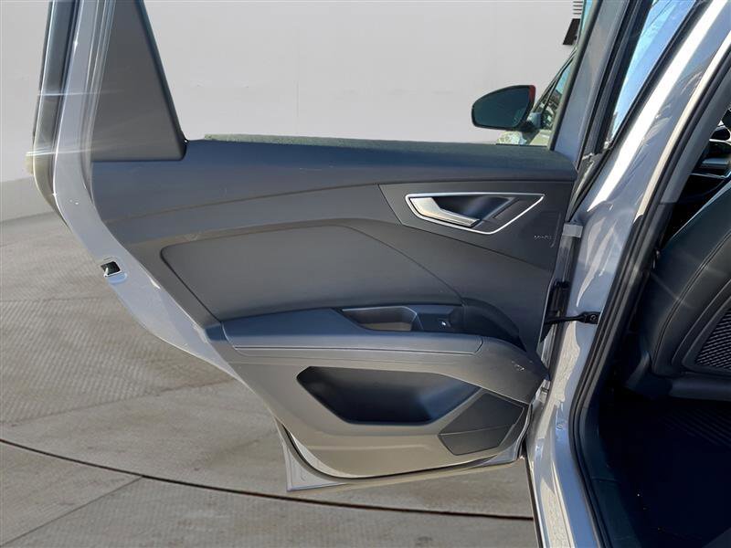 Used 2022 Audi Q4 e-tron Prestige image 23