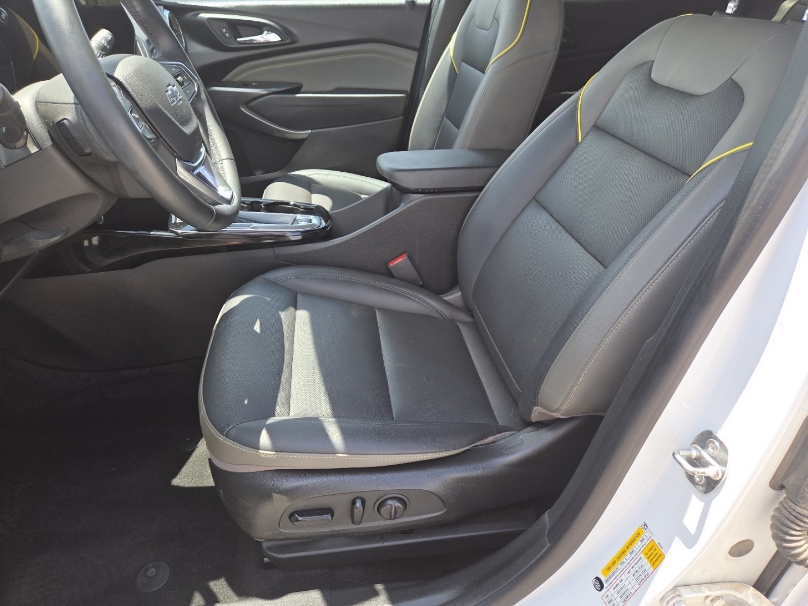 Used 2024 Chevrolet Trax ACTIV FWD image 23