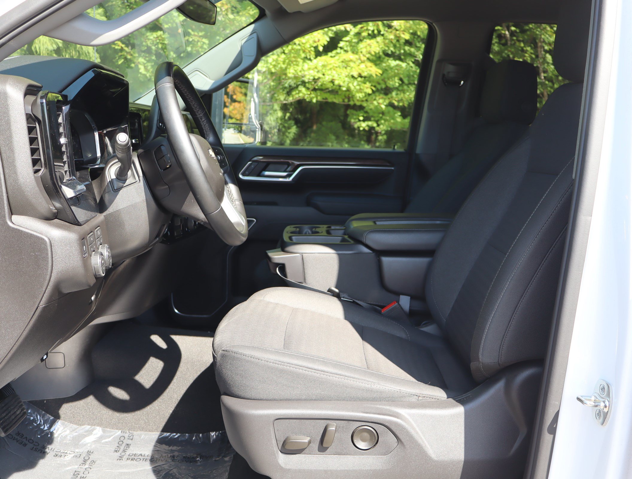 Used 2025 Chevrolet Silverado 2500 LT w/ Convenience Package AWD/4WD image 15