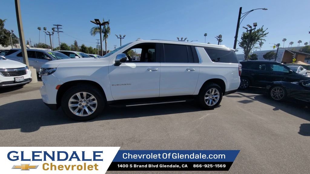 Used 2023 Chevrolet Suburban Premier image 4