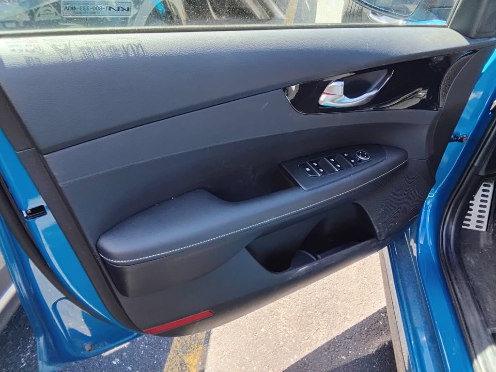 Used 2023 Kia Forte GT-Line w/ GT-Line Premium Package FWD image 10