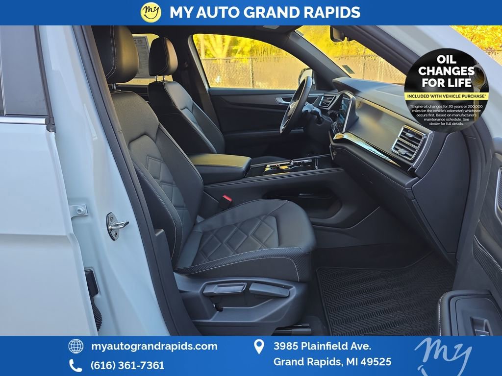 Used 2024 Volkswagen Atlas Cross Sport SE image 22