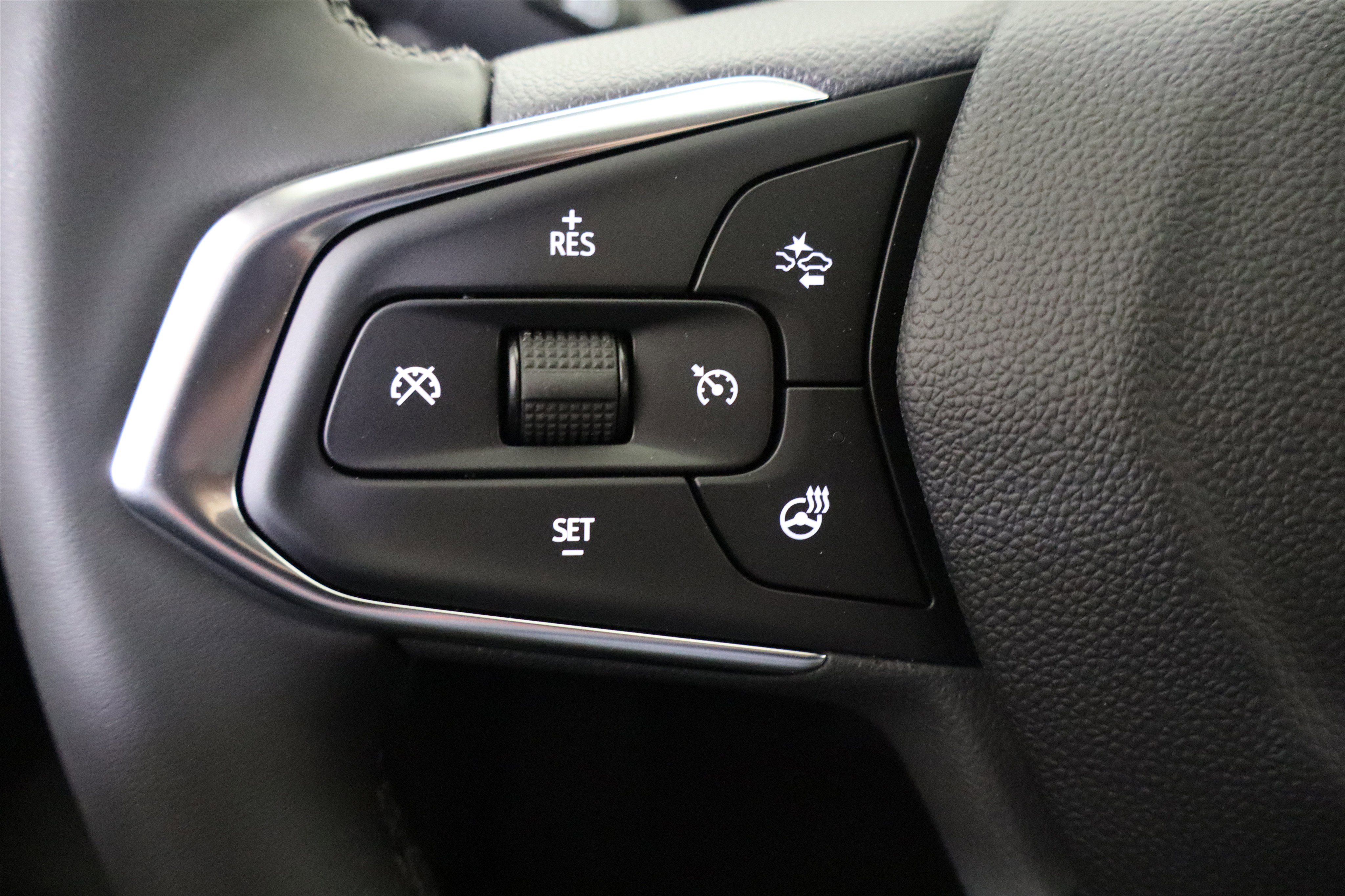 New 2026 Chevrolet Trax ACTIV FWD image 30