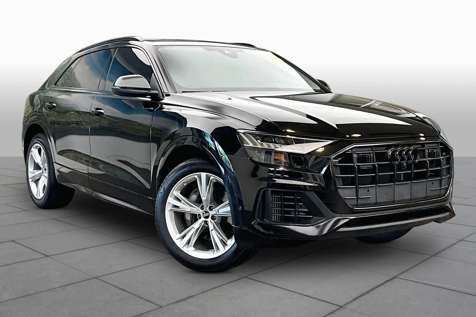 Used 2023 Audi Q8 Premium w/ Convenience Package AWD/4WD image 3