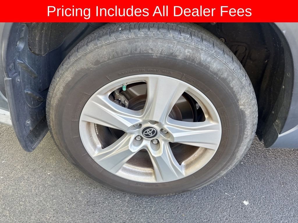 Used 2021 Toyota Highlander LE AWD/4WD image 15