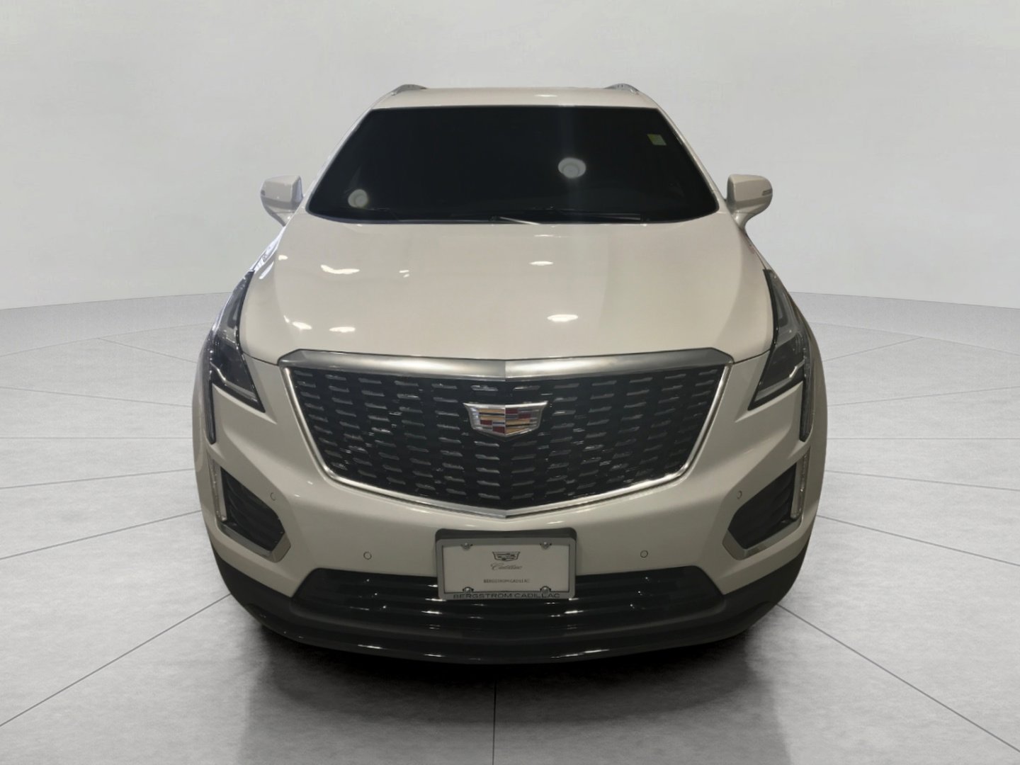 Certified 2025 Cadillac XT5 Luxury w/ LPO, Floor Liner Package image 5