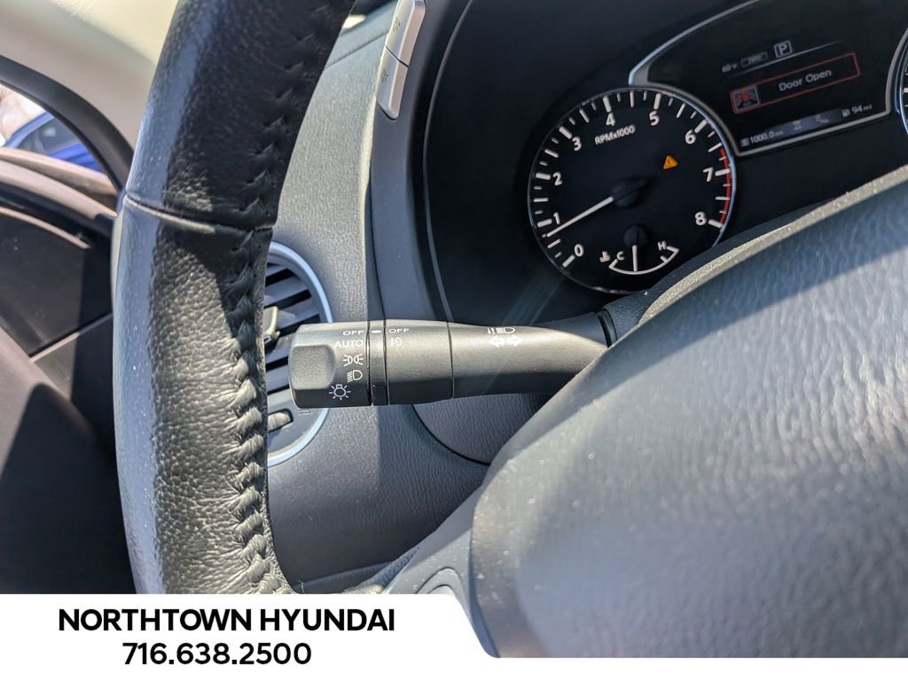 Used 2019 Nissan Pathfinder SL AWD/4WD image 30