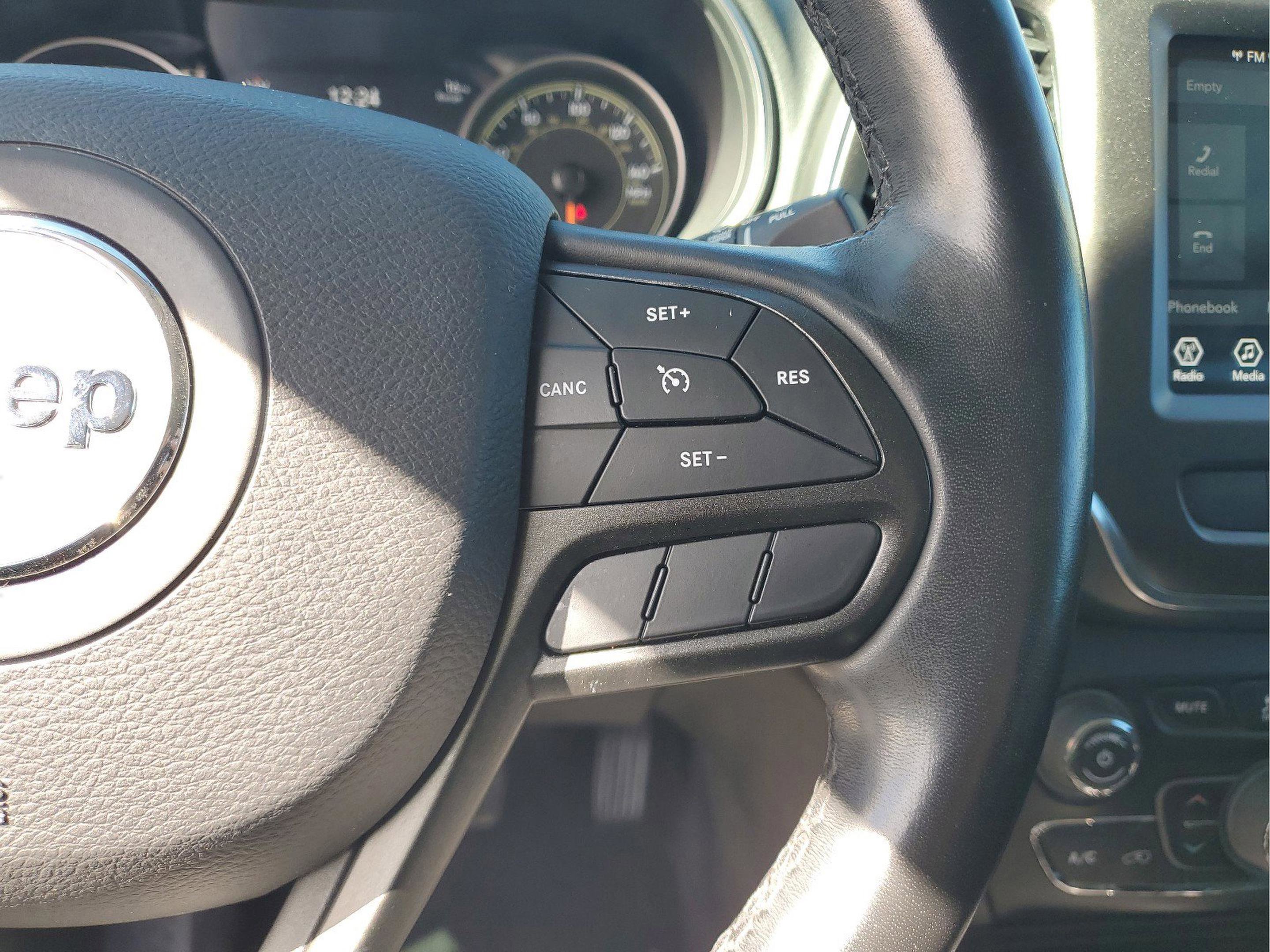 Used 2020 Jeep Cherokee Trailhawk w/ Cold Weather Group image 29