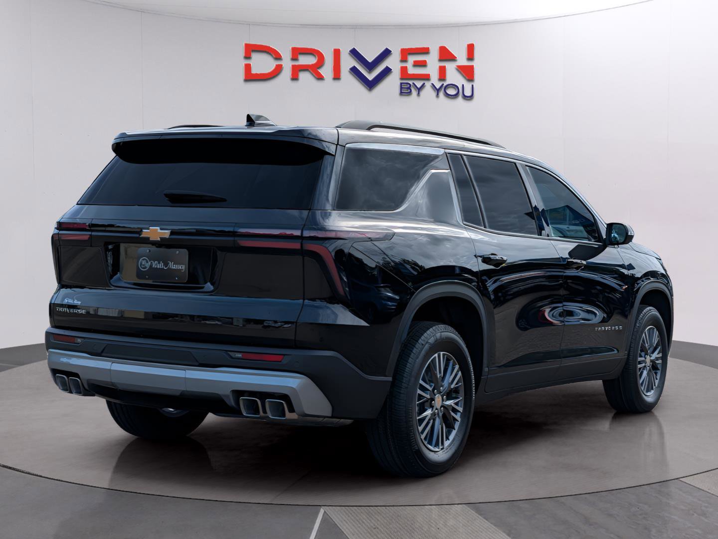 New 2026 Chevrolet Traverse LT w/ LPO, Floor Liner Package FWD image 5