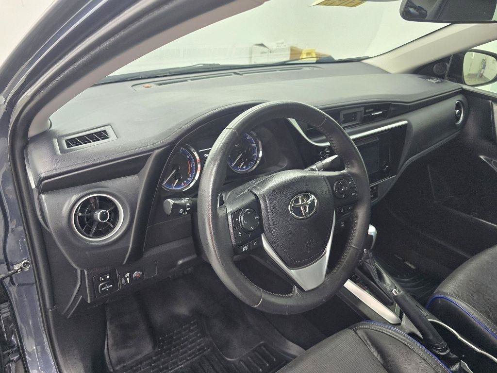 Used 2018 Toyota Corolla SE FWD image 11