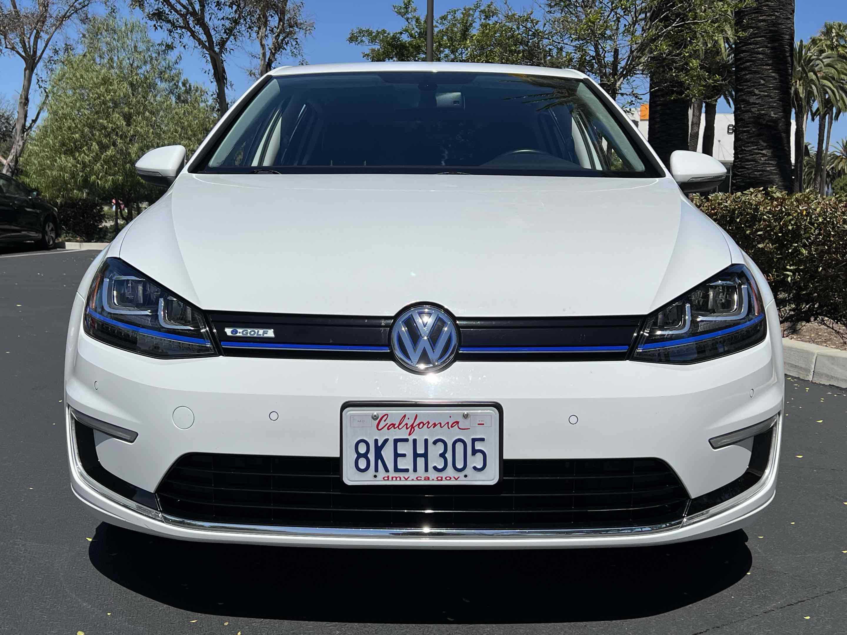 Used 2015 Volkswagen e-Golf SEL Premium FWD image 25