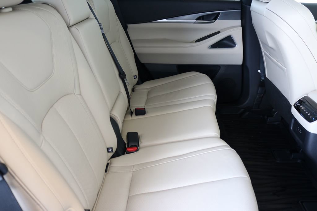 Certified 2025 INFINITI QX60 Luxe image 38