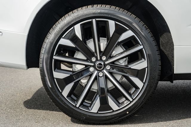 New 2026 Volvo XC60 B5 Ultra w/ Protection Package Premier image 19