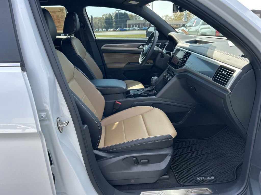 Used 2021 Volkswagen Atlas Cross Sport SEL image 22