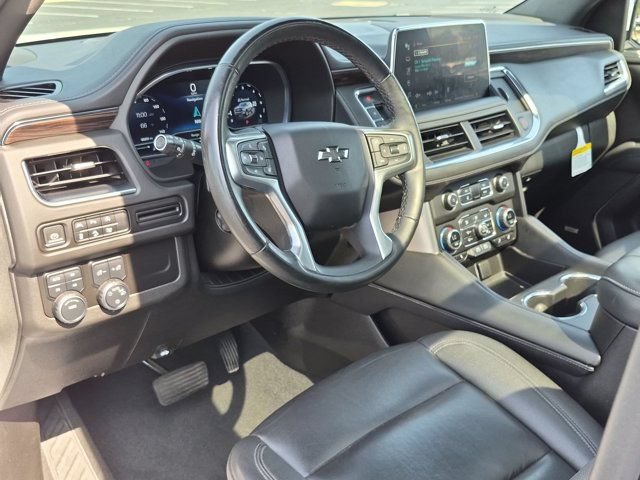 Used 2023 Chevrolet Tahoe Z71 w/ Luxury Package AWD/4WD image 4