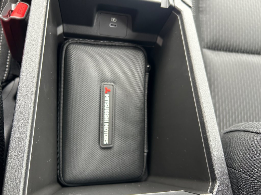 New 2026 Mitsubishi Outlander ES AWD/4WD image 30