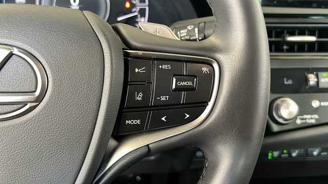 Used 2025 Lexus ES 300h w/ Premium Package FWD image 46