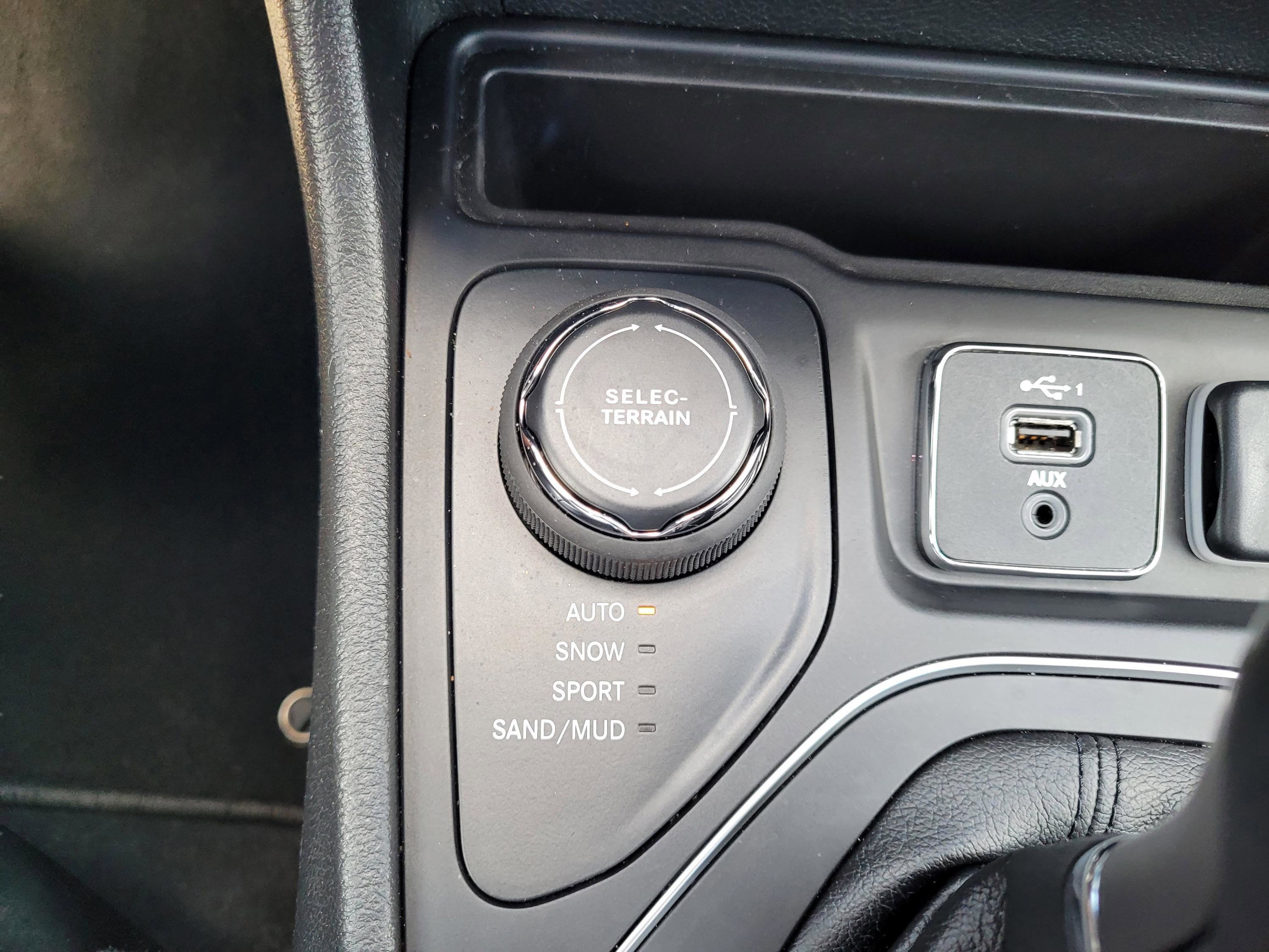Used 2022 Jeep Cherokee Latitude Lux AWD/4WD image 23