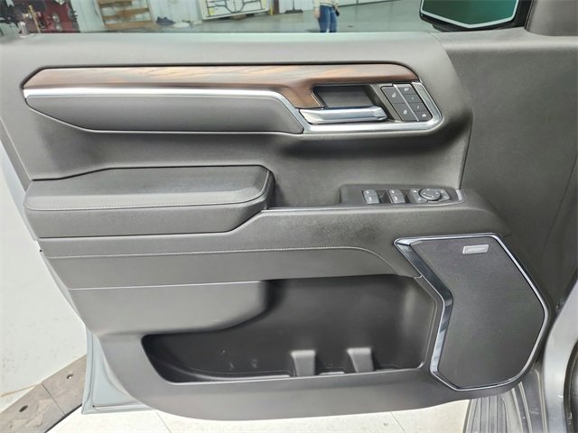 Used 2023 GMC Sierra 1500 SLT w/ SLT Premium Package image 33