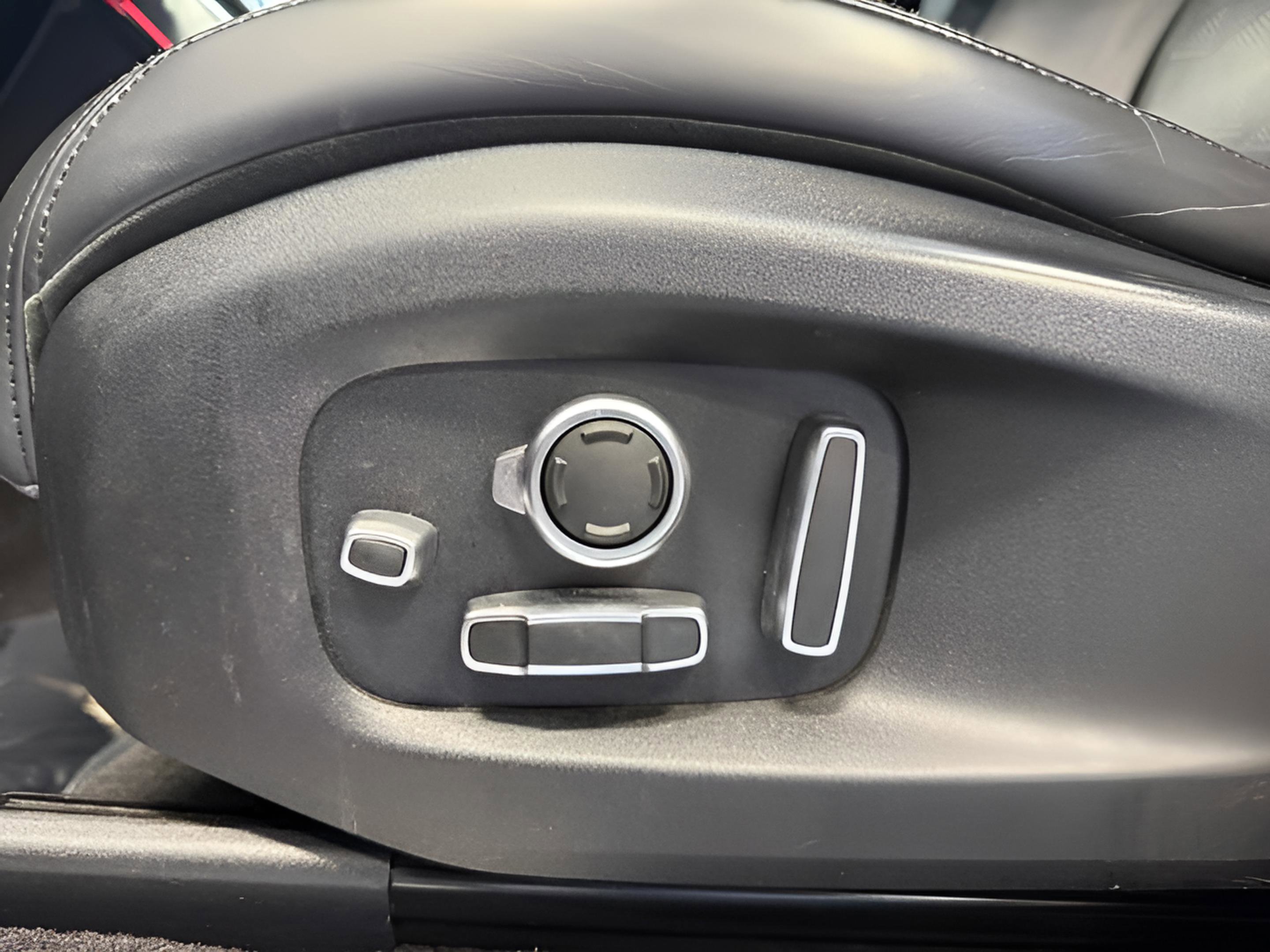 Used 2022 Land Rover Range Rover Sport SVR image 17