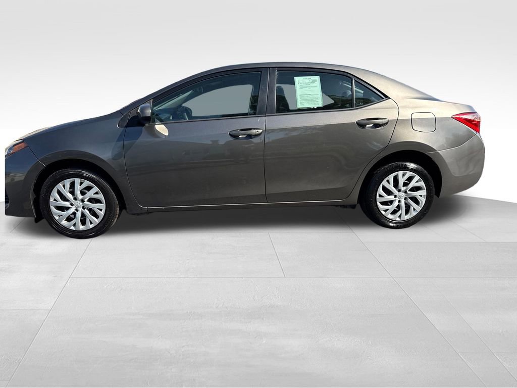 Used 2019 Toyota Corolla LE FWD image 3