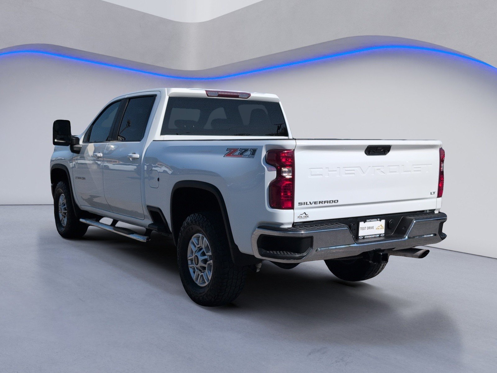 Used 2023 Chevrolet Silverado 2500 LT w/ Convenience Package AWD/4WD image 3
