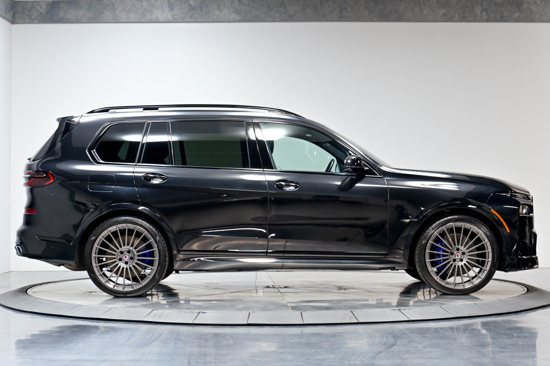 Used 2023 BMW ALPINA XB7 AWD/4WD image 18