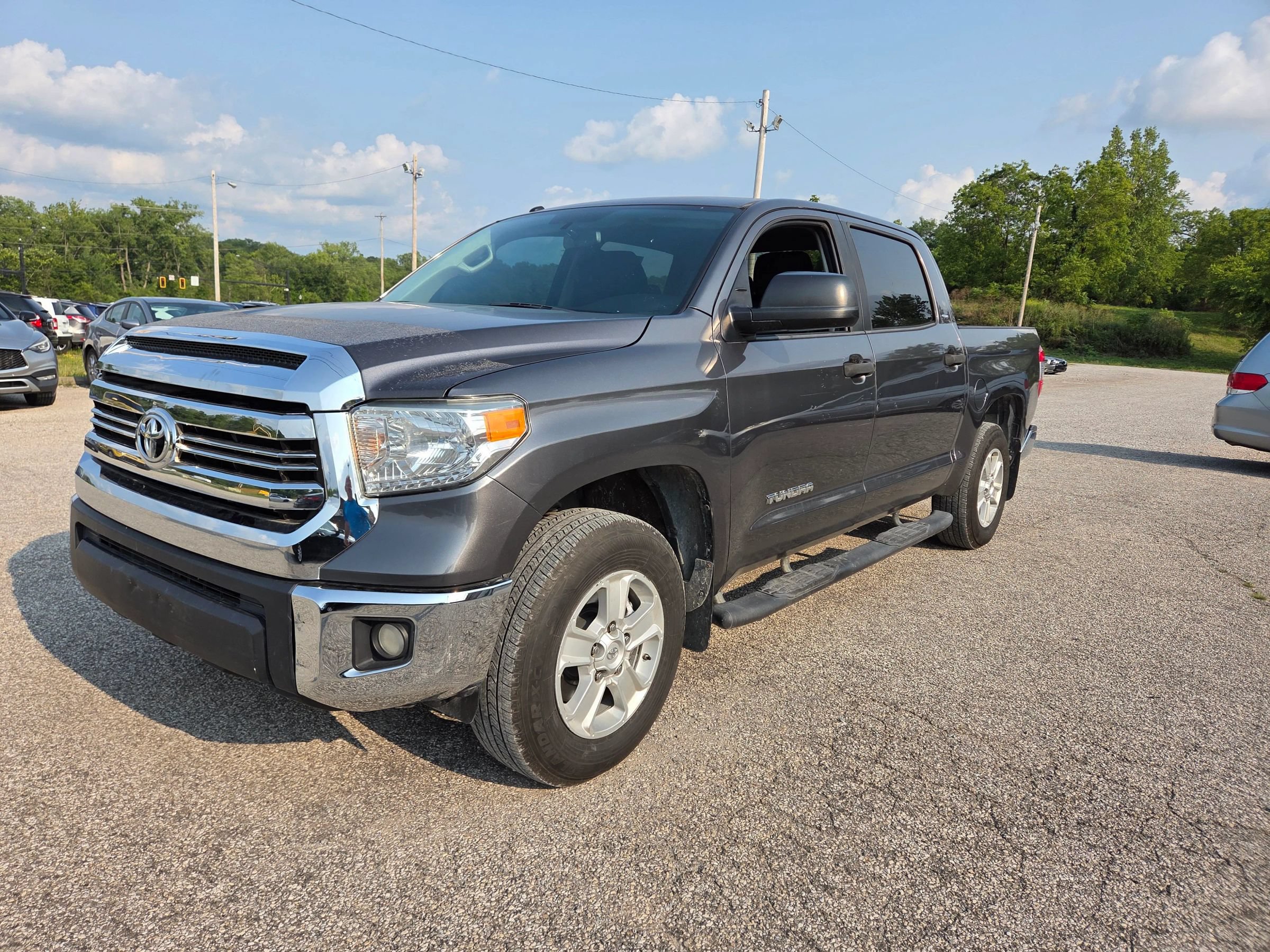 Used 2017 Toyota Tundra SR5 w/ SR5 Upgrade Package RWD image 2