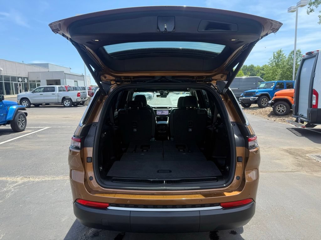 New 2026 Jeep Grand Cherokee L Limited AWD/4WD image 45