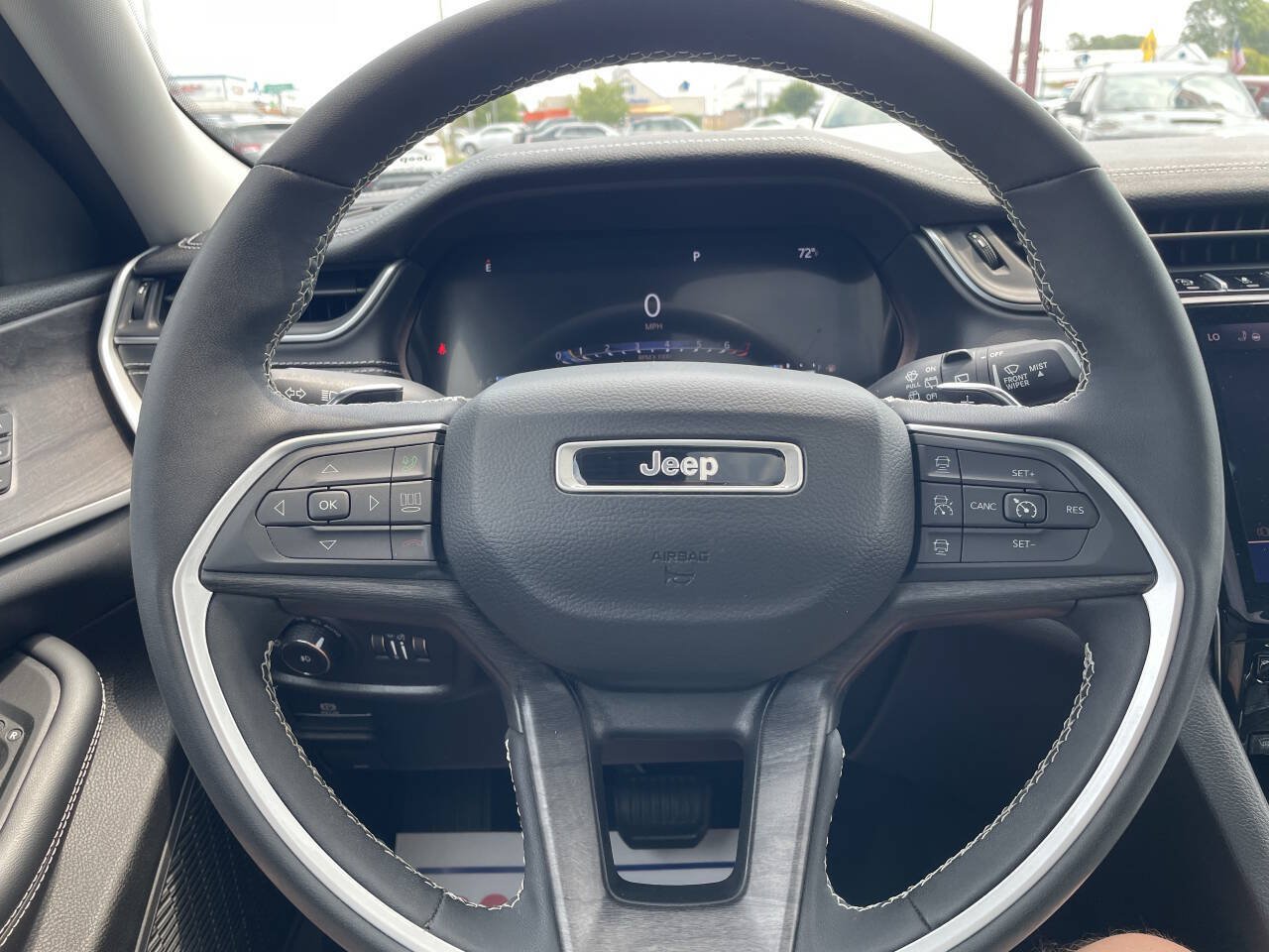 Used 2024 Jeep Grand Cherokee L Limited AWD/4WD image 19