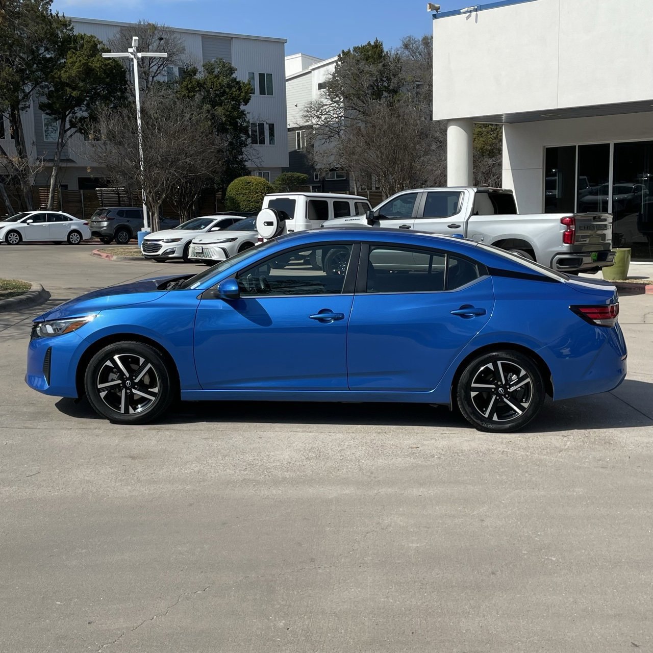 Used 2024 Nissan Sentra SV image 3