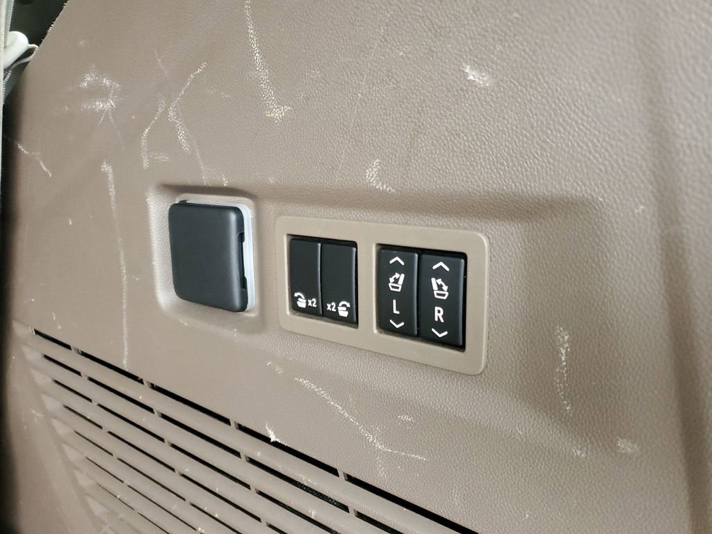 Certified 2023 GMC Yukon Denali w/ Advanced Technology Package image 34