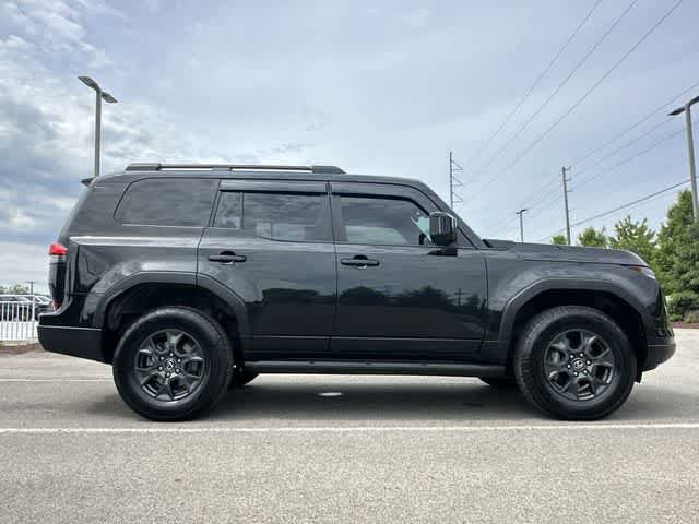 Used 2024 Lexus GX 550 AWD/4WD image 3