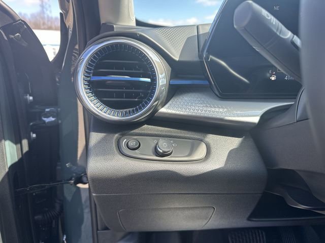New 2026 Chevrolet Trax LT w/ Driver Confidence Package FWD image 18