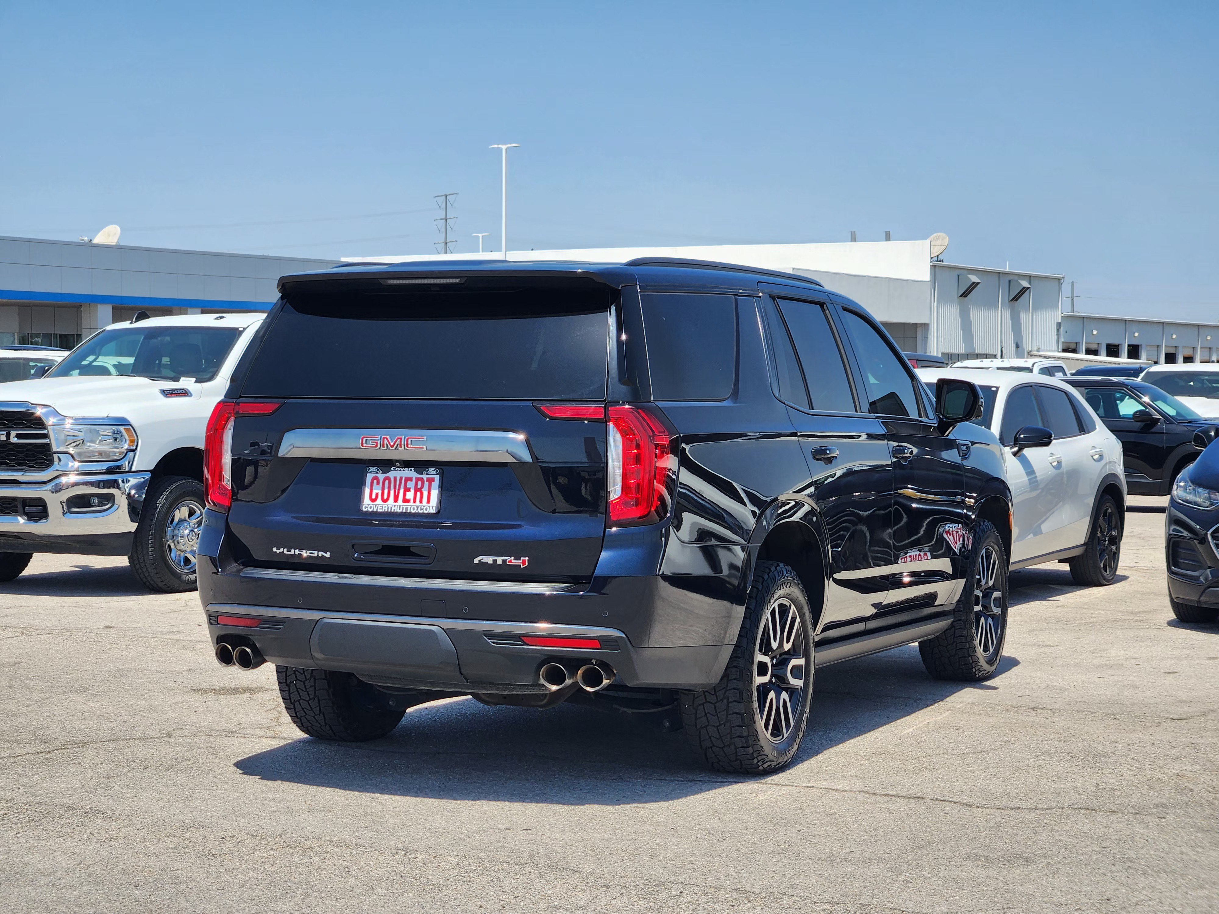 Used 2023 GMC Yukon AT4 w/ AT4 Premium Package AWD/4WD image 7