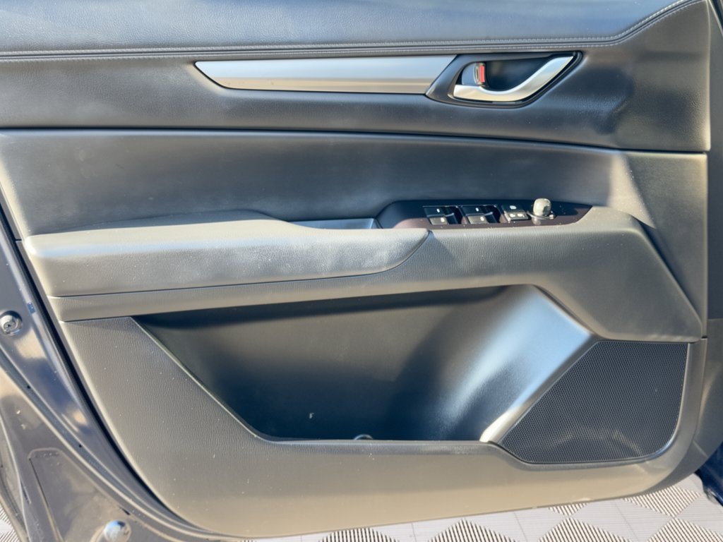 Used 2020 MAZDA CX-5 Touring FWD image 14