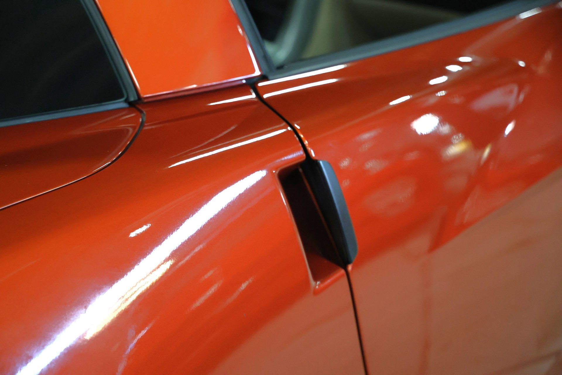 Used 2005 Chevrolet Corvette Coupe w/ Performance Handling Package image 21