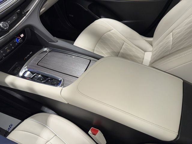 Used 2023 Buick Enclave Avenir w/ Avenir Technology Package image 21